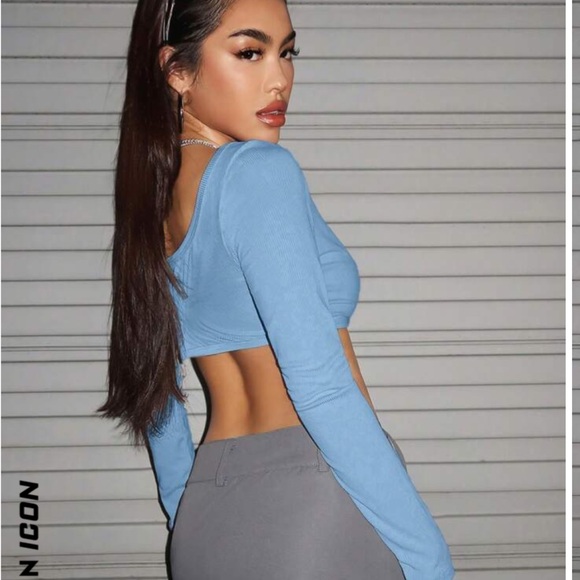 Solid blue crop top - long sleeve - Picture 2 of 3